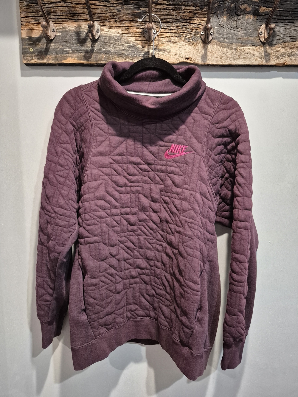 Nike Oversized Quilted Funnel Neck Sweatshirt Maroon Bordeaux Small 857372-652